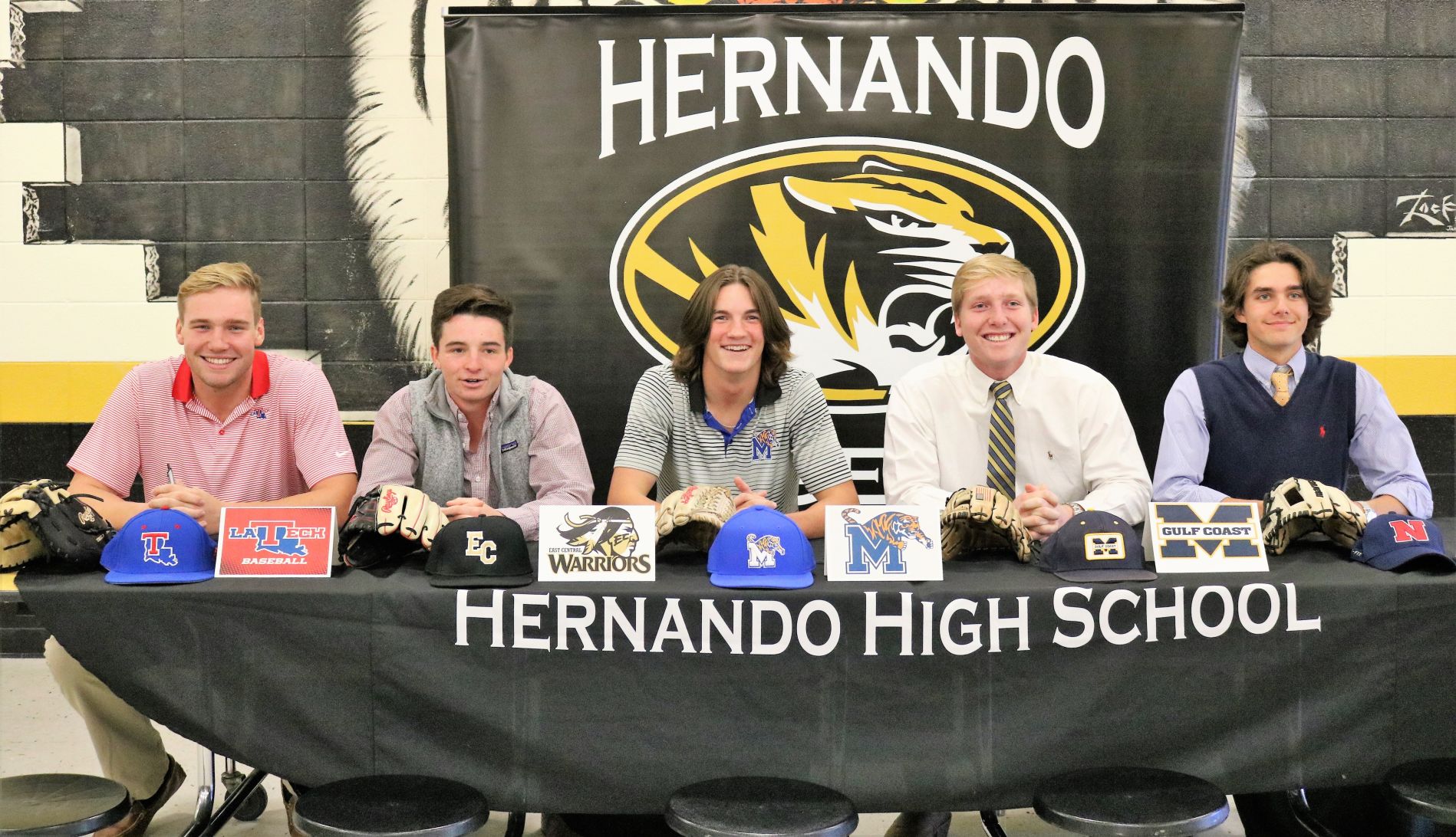 Baseball Tigers sign with college programs